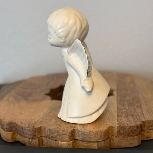 Vintage Ceramic Boy Angel Kissing Figurine - Picture 6 of 9